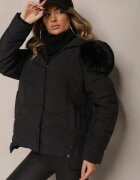 jstyle Geacă Neagră Matlasată cu croială boxy cu glugă cu finisaj de blană Venites