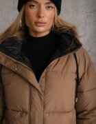 jstyle Jachetă Bej Dreaptă cu Glugă și Buzunare Decorată cu Cusături Matlasate Issenia