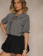 jumelle Bluză Neagră cu Viscoză Ornată cu Legătură și cu Carouri Dellanis