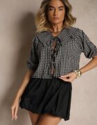 jumelle Bluză Neagră cu Viscoză Ornată cu Legătură și cu Carouri Dellanis