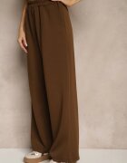 jumelle Compleu Maro din Viscoză cu Pantaloni Largi și Tricou cu Umeri Întăriți Neidra