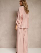 jumelle Compleu Roz din Viscoză Stil Oversize Pantaloni Largi și Cămașă Lejeră cu Nasturi Natinne