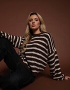 jumelle Pulover Maro închis Oversizowy în dungi din tricot cu lână și viscoză Aventole