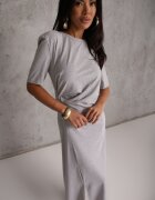jumelle Rochie încrețită din bumbac cu croială de T-shirt și umeri supradimensionați Pelasea Gri