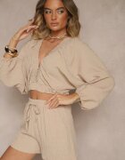 jumelle Set două piese Bej Bluză cu Decolteu Adânc Pantaloni scurți cu Elastic în Talie Gemvia