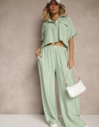 jumelle Set Verde deschis din Viscoză Cămașă cu croi scurt și Pantaloni largi Daviriana