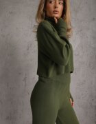  Komplet tricotat Verde cu Vâscoză Pantaloni cu croială largă Bluză cu guler înalt Norathira
