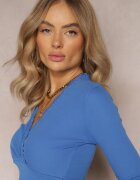 las garras Bluză petrecută albastră cu dantelă decorativă la decolteu din bumbac Jadarose