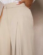 lefon Pantaloni bej largi din viscoză croială de costum cu pliuri și buzunare Lobine