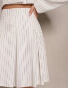 lily rose Fustă Albă Cloș cu pliuri Decorată cu model subtil în dungi Redamira