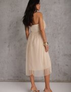 lily rose Rochie bej din tul fără bretele cu volane Tremone