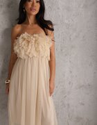 lily rose Rochie bej din tul fără bretele cu volane Tremone