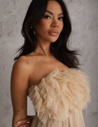 lily rose Rochie bej din tul fără bretele cu volane Tremone