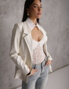 lily rose Sacou Alb structurat din piele ecologică tip deschis cu umeri buretați Suniya