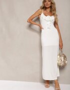 lovery Rochie de cocktail Albă cu croială ajustată cu broșă decorativă în formă de floare și volan Vikassa