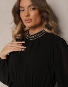 lovery Rochie Neagră cu Aplicații pe Guler înalt și cu Elastic în Talie Lilora