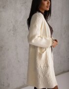 m&d fashion Cardigan lung decorat cu împletitură tip coadă de cal Nyrentia Bej deschis