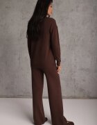 m&d fashion Compleu tricotat cu vâscoză pantaloni drept și pulover cu manșete cu nasturi Venturo Bej Maro