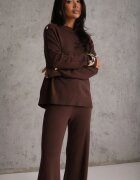 m&d fashion Set cu vâscoză pulover cu nasturi și pantaloni largi Rarellia Maro