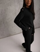 m&d fashion Set cu vâscoză pulover cu nasturi și pantaloni largi Rarellia Negru