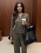 m&d fashion Set de pulover cu vâscoză pantaloni drepți și bluză cu fermoar și glugă Eldirma Verde închis