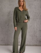 m&d fashion Set de pulover cu vâscoză pantaloni drepți și bluză cu fermoar și glugă Eldirma Verde închis