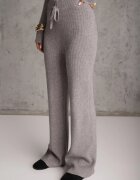 m&d fashion Set din tricot rib cu vâscoză: pantaloni și pulover cu guler înalt Tawira Gri