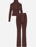 m&d fashion Set din tricot rib cu vâscoză: pantaloni și pulover cu guler înalt Tawira Maro