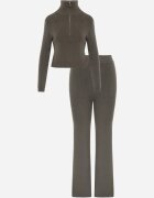m&d fashion Set din tricot rib cu vâscoză: pantaloni și pulover cu guler înalt Tawira Verde închis