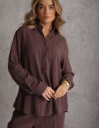 m&d fashion Set Maro din Viscoză și In cu Dungi Fine Cămașă și Pantaloni Wide Leg Cliffesa