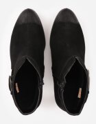 m.daszynski Botine din piele întoarsă cu toc subțire cataramă și efect vintage wash Roelina Negre
