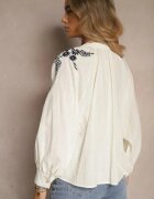 maja studio Bluză Bej și Bleumarin din Viscoză Decorată cu Broderie Felsekia