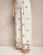 melya by melody Pantaloni Bej cu in cu croială largă Brodați Derilna