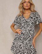 melya by melody Rochie Mini Evazată Negru-Albă din Vâscoză Decorată cu Imprimeu Hipnotizant Aluraisa