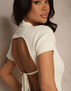 metrofive Rochie bej deschis Bodycon cu adaos de viscoză cu decupaj din material reiat Irittnea