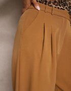 miss poem Pantaloni Maro croială de costum cu gaici la brâu și buzunare oblice Martoria