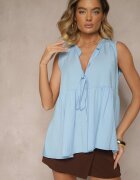 new collection Bluză Albastru deschis din viscoză cu baskincă legată la decolteu Davienne