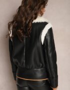 new collection Geacă Neagră Biker cu Bordură Decorativă Curea cu Cataramă și Blană Liraeua