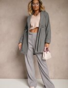 new collection Palton tip halat gri închis cu cordon legat și încrețitură decorativă în talie Pittia