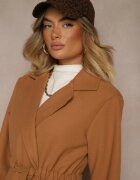 new collection Palton Tip halat Maro cu cordon și o încrețitură decorativă în talie Pittia