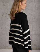 new collection Pulover Negru din Tricotaj în Dungi cu Mâneci Ample Gotara