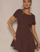 new collection Rochie Maro cu Croială Evazată cu Mânecă Scurtă Decorată cu Cusături Mepiza