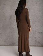 new collection Rochie Maro cu Viscoză Tip Bodycon Decorată pe Lateral cu Aplicație Tizarria