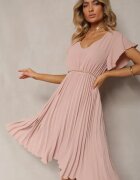 new collection Rochie Roz închis Cloche cu Pliuri și Decolteu în V Rissari