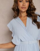 new collection Salopetă plisată albastru deschis cu volane și pantaloni largi Jarina