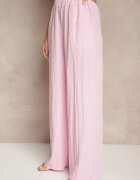 new collection Set Roz din Vâscoză Pantaloni Largi și Bluză cu Peplum Evellimi