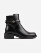 orena paris Botine cu toc plat decorate cu o baretuță elegantă cu cataramă Ramhei Negre