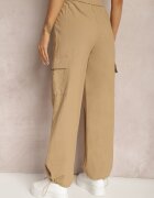  Pantaloni tip parașută bej cu talie înaltă și cu buzunare cu clapetă Nymfa