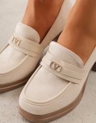  Pantofi Bej în stil mocasin cu toc gros și cataramă Amledis