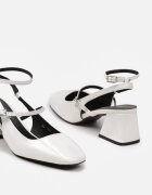  Pantofi cu toc albi Slingback cu imitație de piele lăcuită cu două catarame Frantalia